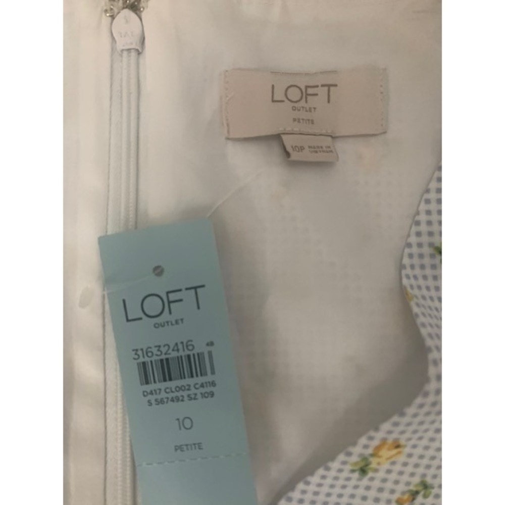 NWT LOFT Blue Gingham Floral Wrap Dress Flutter Sleeve Size 10P - Picture 6 of 7